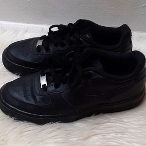 Black Air Force One Size 6 (B6)
